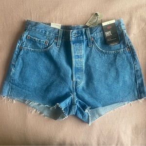 NWT Levis 501 Cutoffs! Size 29